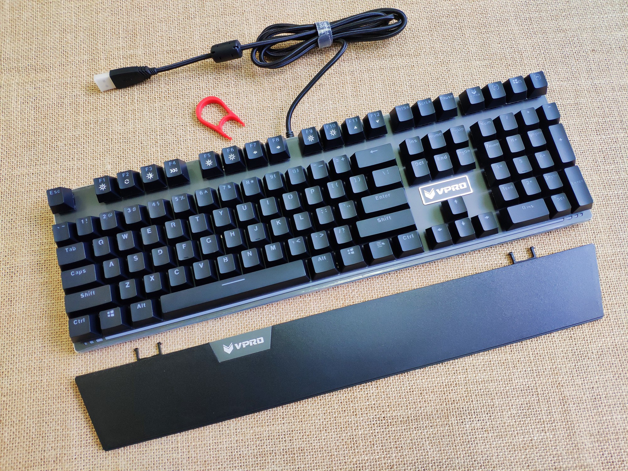 入门级机械键盘选雷柏还是达尔优,入门级机械键盘推荐