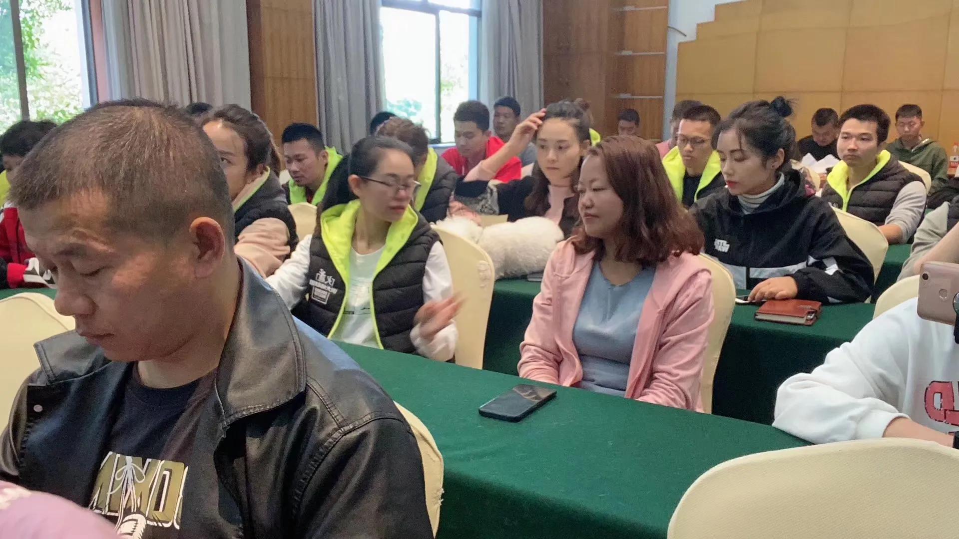 训犬师行业怎么样,训犬师前途如何