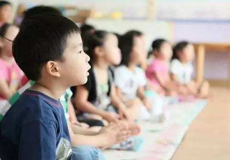 孩子做事不能坚持到底，家长很担忧，掌握“蝙蝠侠效应”轻松搞定