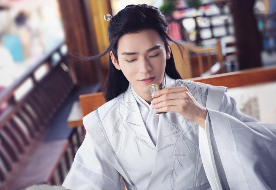 龚俊最贵的一张面膜,龚俊采访敷面膜