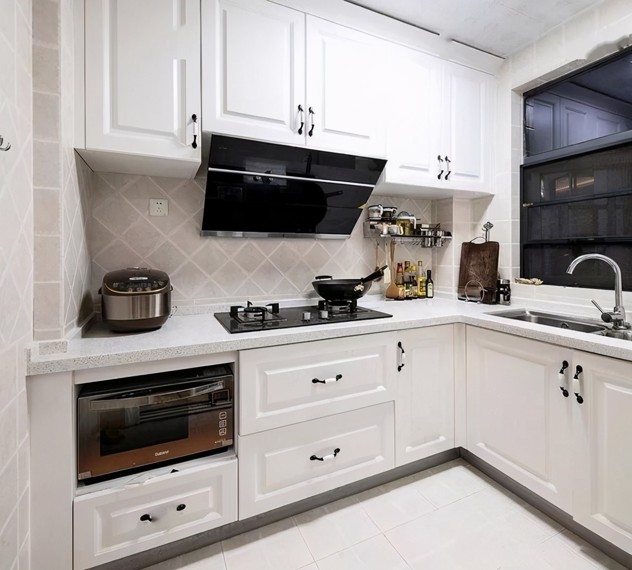 油烟机选顶吸还是集成灶,侧吸式油烟机和集成灶