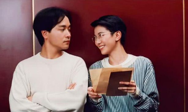 港风时代袁咏仪颜值巅峰,港星女神合照袁咏仪