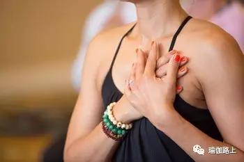 5个技巧让瑜伽体式练习,变成动态的冥想