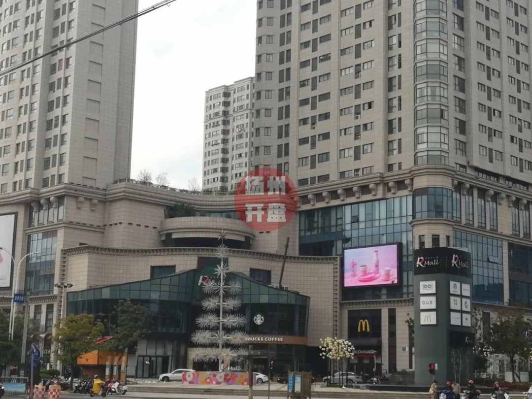 商家血亏！扬州一商场唱起空城计，现场一片狼藉