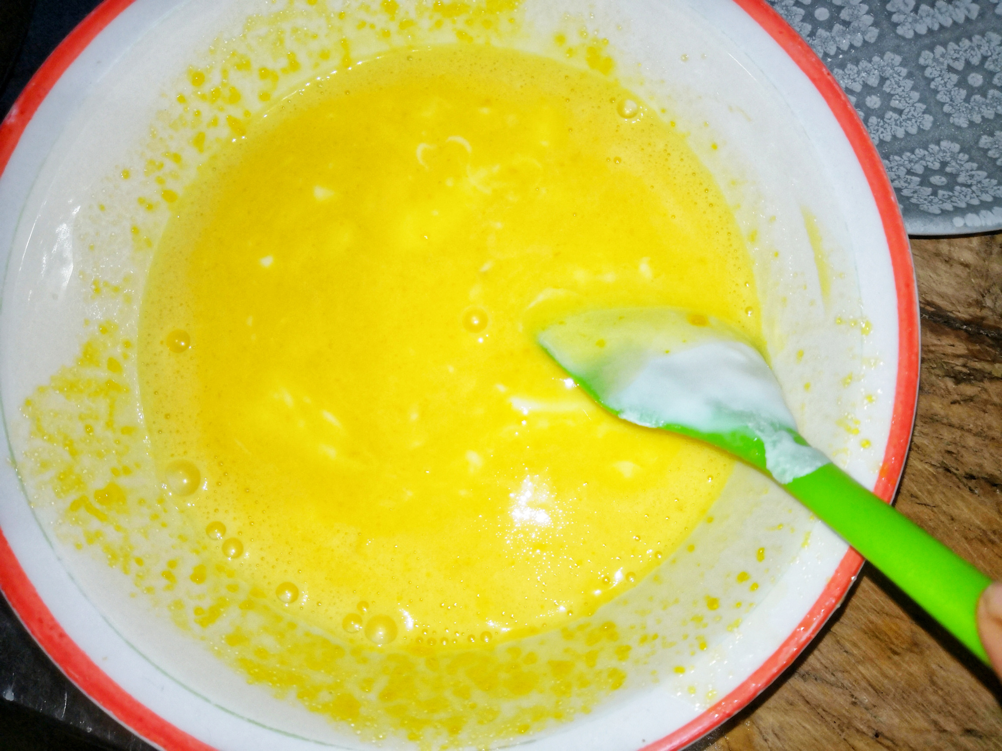 想吃冰淇淋不用出去买教你在家做,想吃冰淇淋不用买教你一招