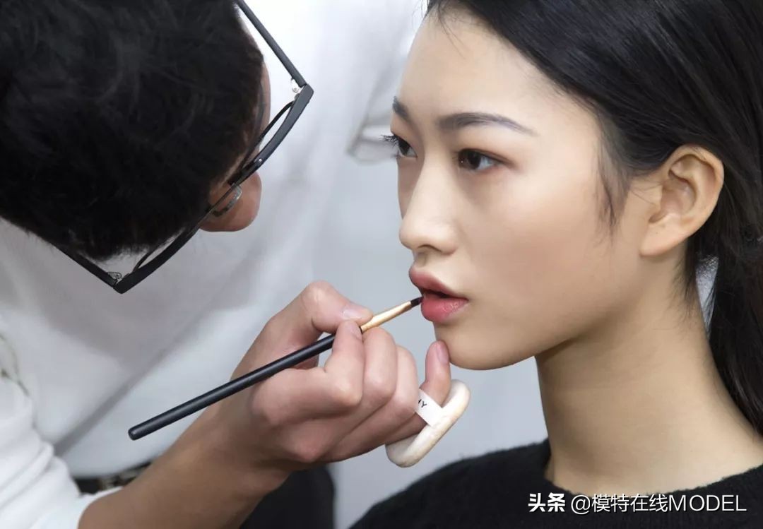 0基础当模特需要具备哪些条件,想做一名模特怎么入行