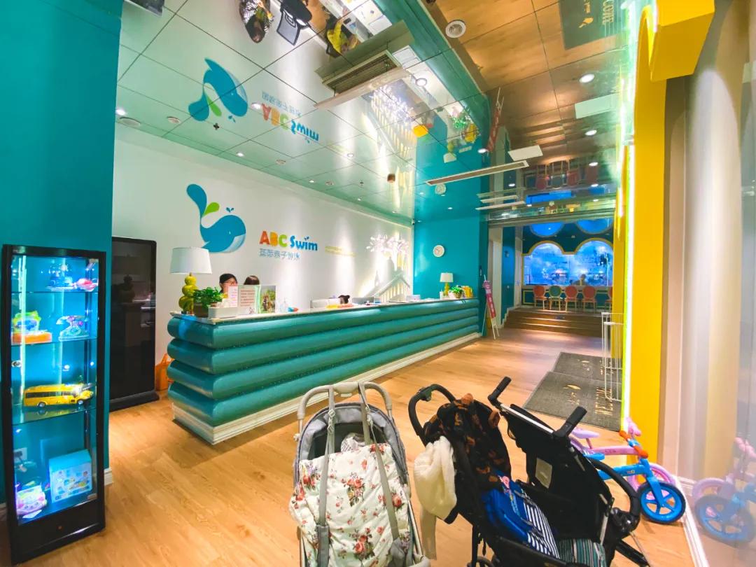 和娃一起学游泳,这家亲子游泳馆真的适合遛娃
