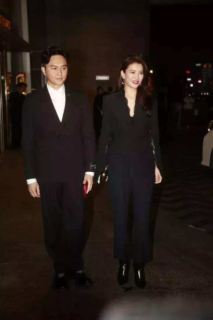 48岁袁咏仪面霜,袁咏仪和李佳琦哪个好