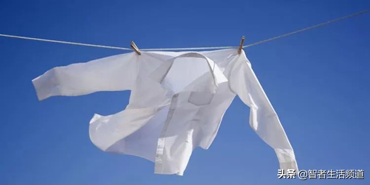 如何清洗白衣上霉斑,白衣服油渍怎么快速洗