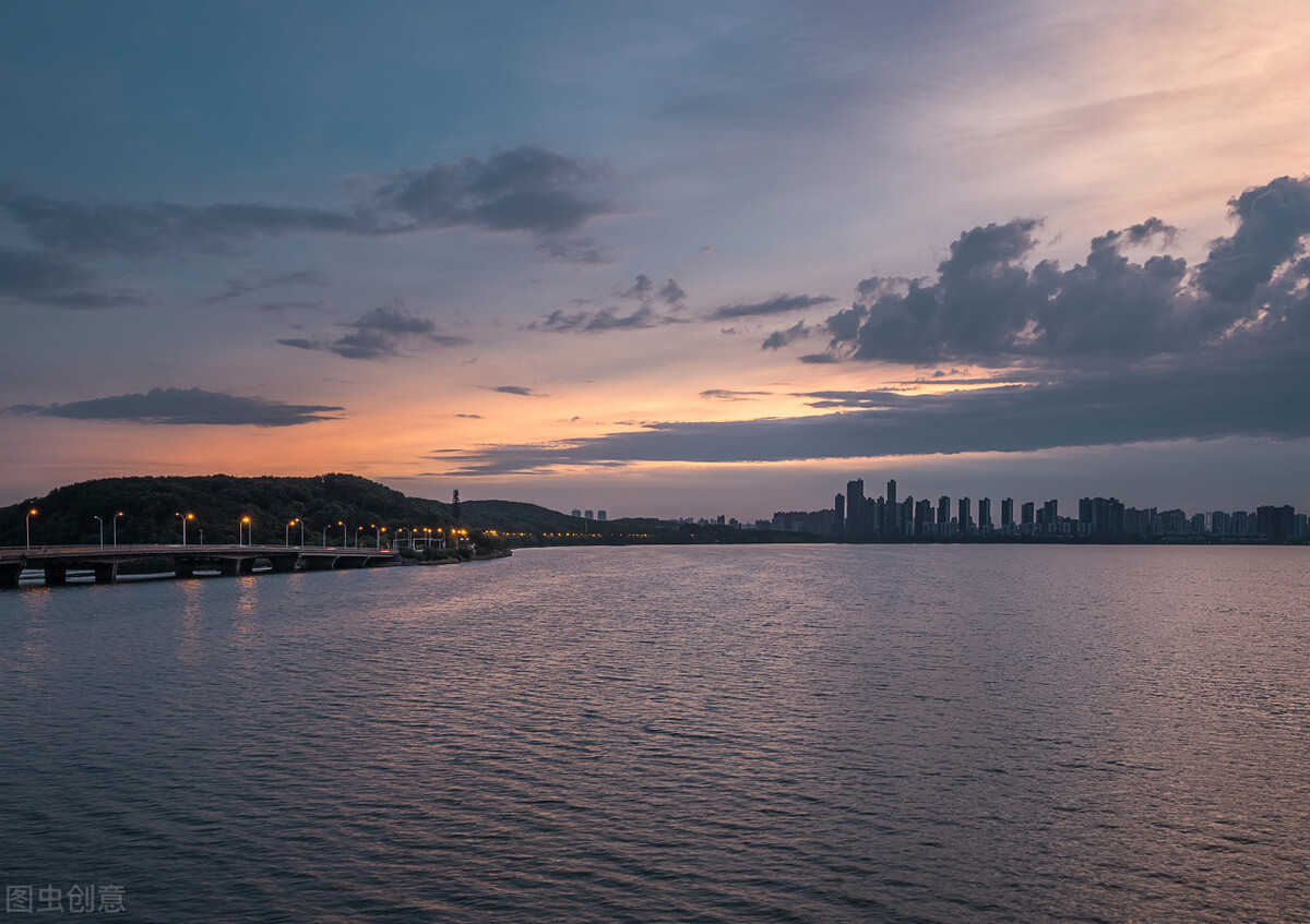 过惯了安逸生活,中年人的生活过得都是一地鸡毛