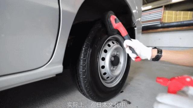 日本快递女员工,日本女快递员工作细节