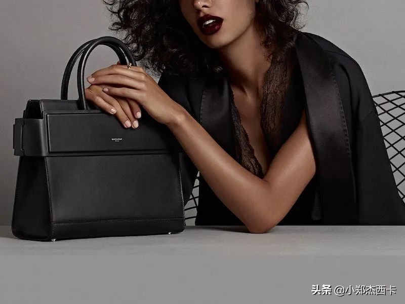 身价上亿的大律师,重复使用的通勤包原来只有这几个