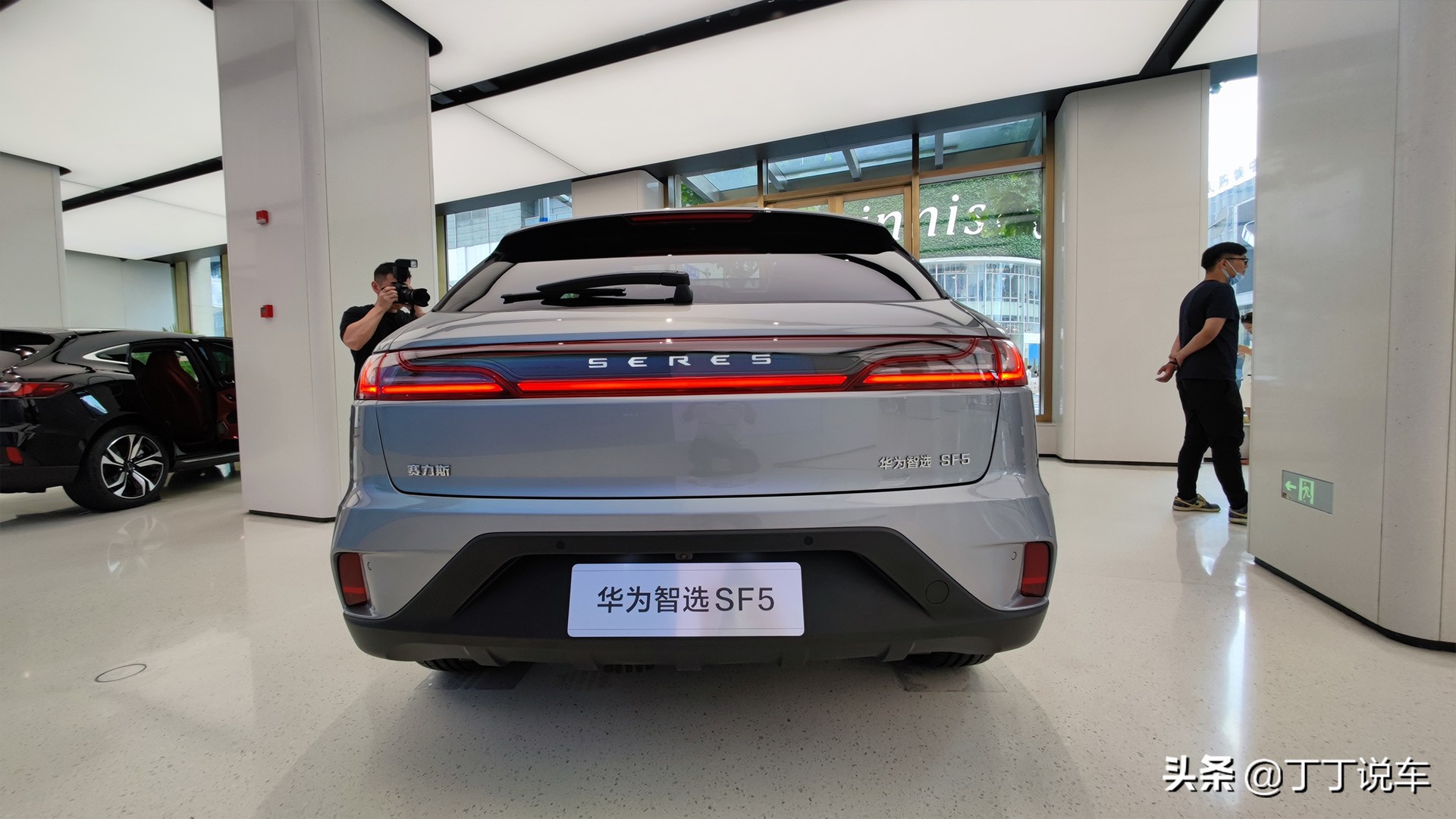 试驾华为赛力斯sf5,赛力斯华为智选sf5泥泞道路试驾