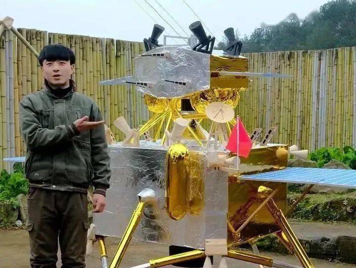 90后小伙用木头造嫦娥五号,木匠小伙打造嫦娥5号