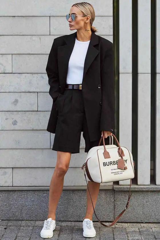 百慕大短裤搭配的两个新趋势,百慕大短裤搭配小个子