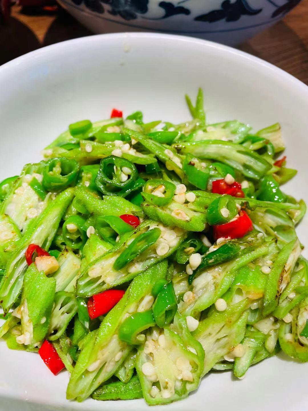 长沙金马路上一家人气美食店，做各*猪种**肉料理