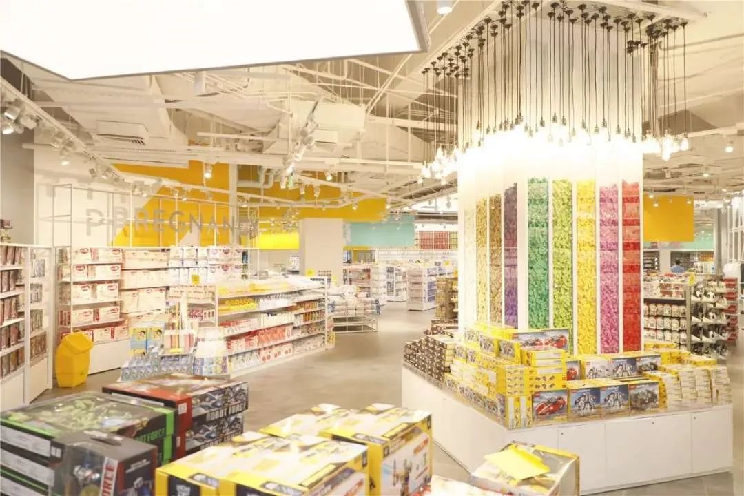 沿着地铁线逛商场，我吹了一天空调~