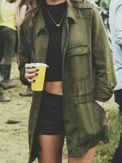 今天余文乐老师要为你们上一堂军装搭配课,答应我要好好学习哟!