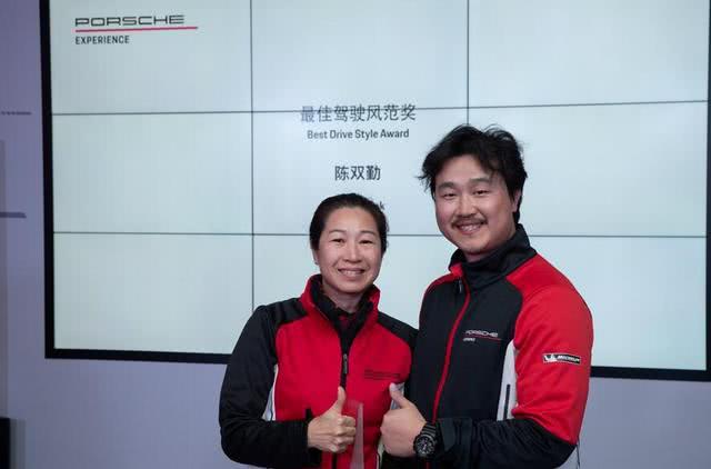 保时捷911冰面上漂移,保时捷汽车911玩雪