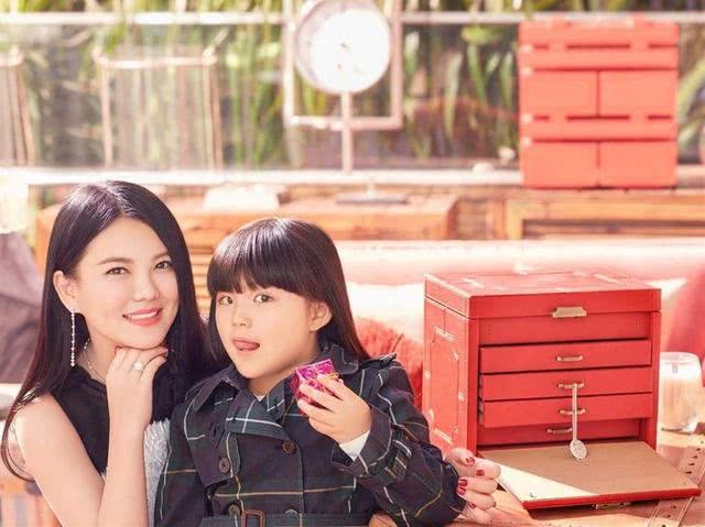 嗯哼空降《妻子3》，掉了一颗门牙还不认字，却会说“我收工了”