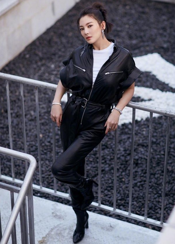 背厚手臂粗驼背穿衣搭配,后背宽厚穿衣不好看