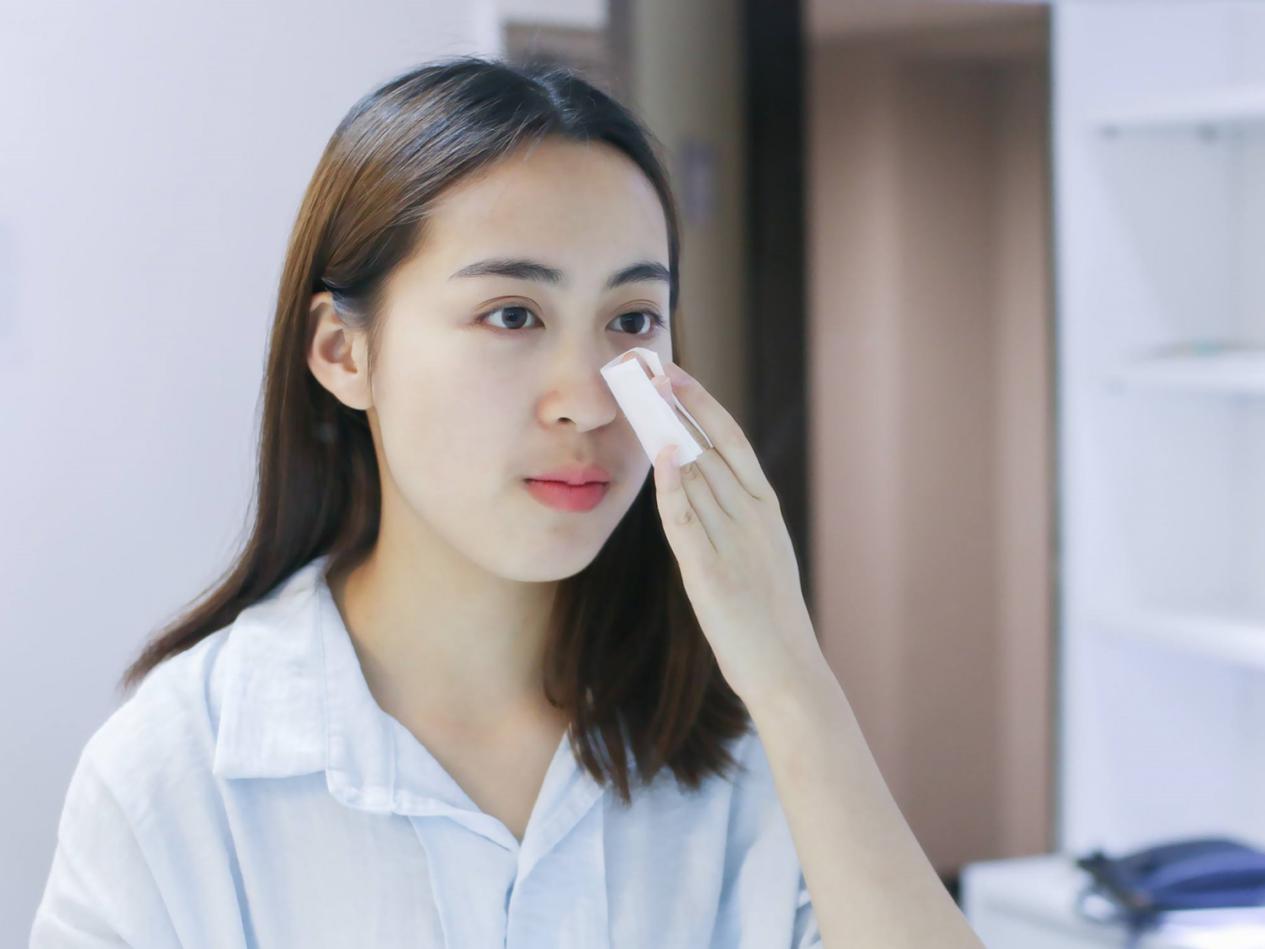 青春期女生痘痘消除方法额头,青春期痘痘反复长很自卑怎么办