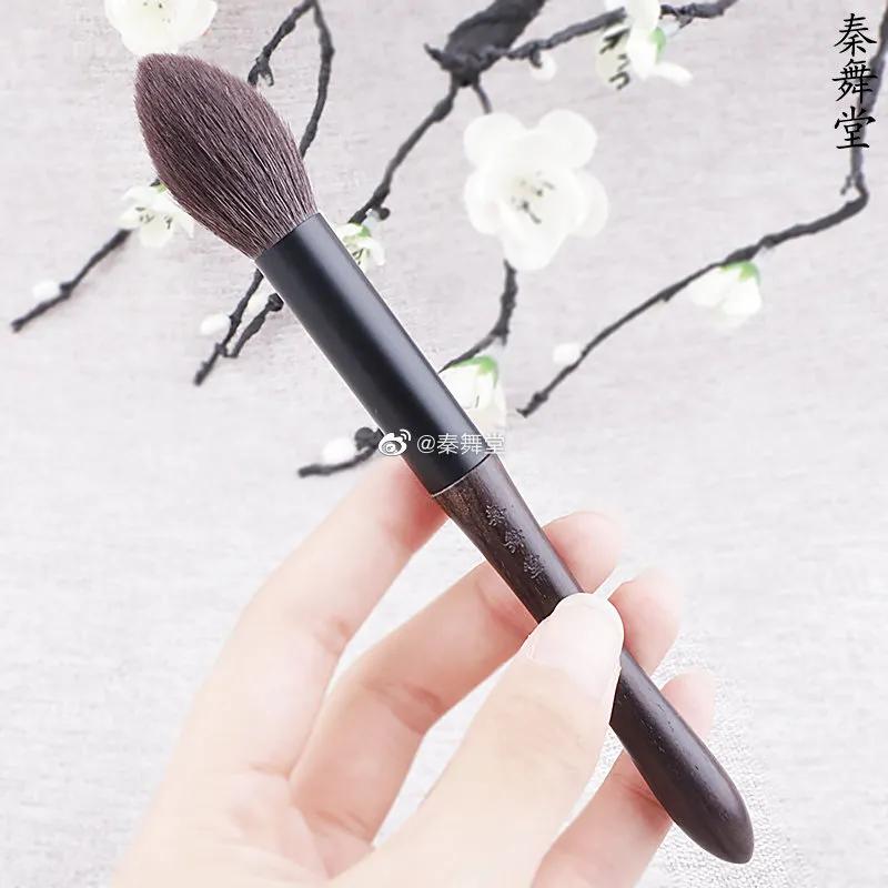 妆后没有想象中好看?想要提升化妆技巧,离不开这些工具