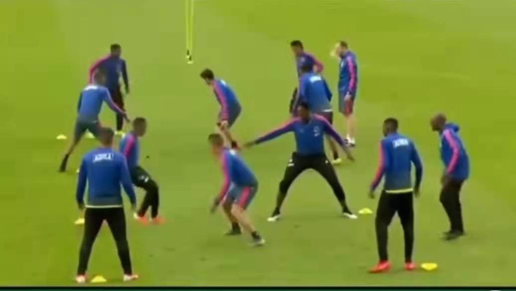 足球游戏教学入门基础篇,桌上足球玩教具的玩法