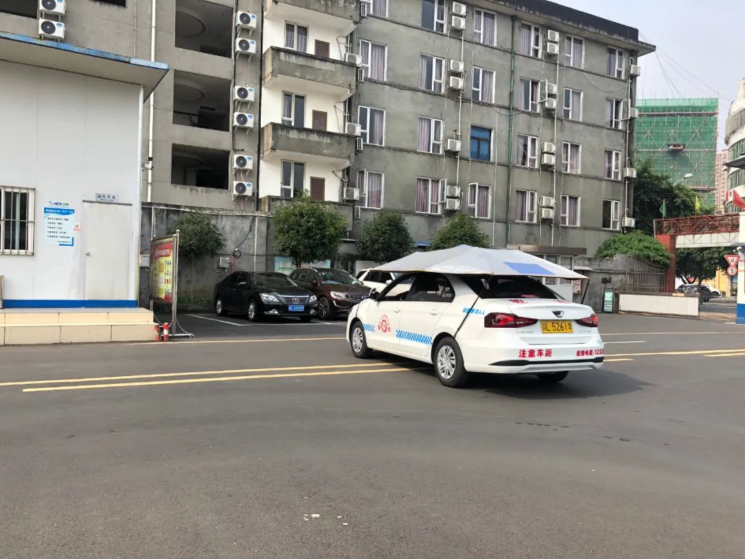 没有人能笑着离开,没有人能笑着离开系列