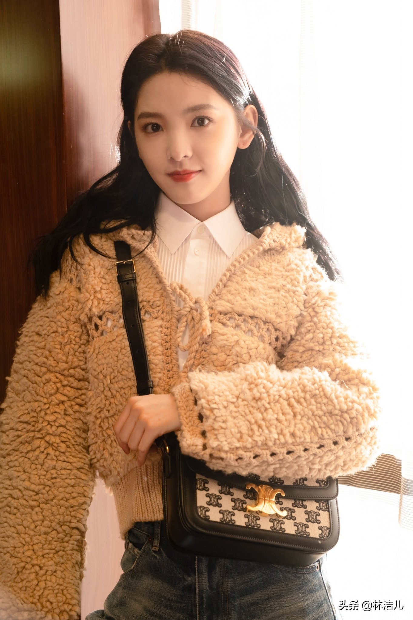 倪妮和lisa,倪妮同款圣罗兰双肩包