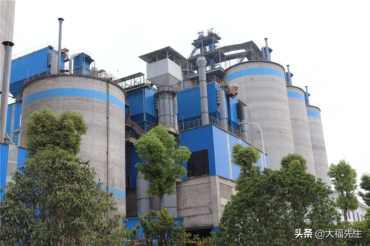 钢铁年代战友重逢,钢铁情怀