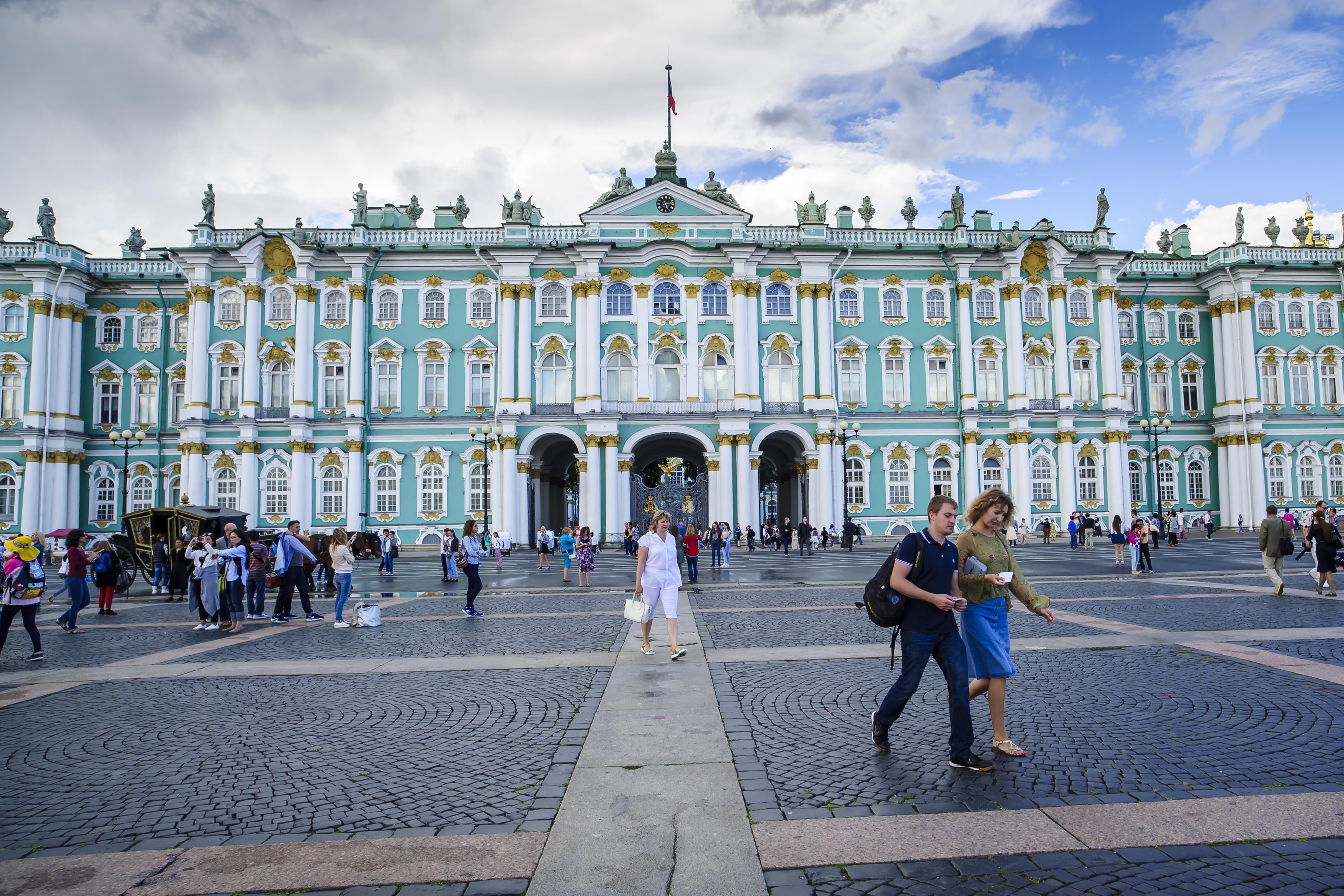 圣彼得堡景色迷人,圣彼得堡夏天的风景