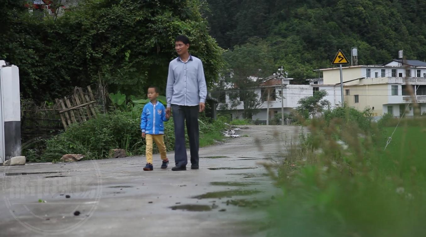 1个老师教1个学生,1个老师7个学生共度六一儿童节