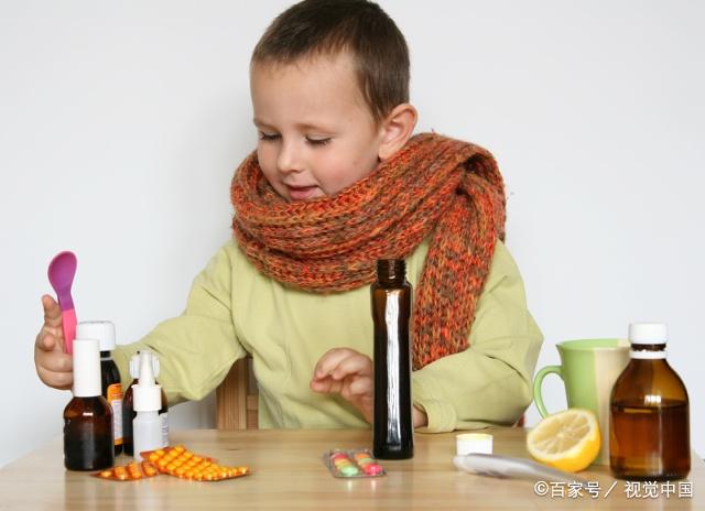 孩子误吃纽扣电池食道被灼伤,儿童误食电池液体怎么办