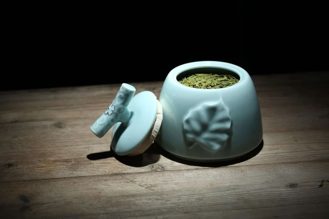 炎炎夏日喝点什么茶好,夏日暑湿喝什么茶最好养生