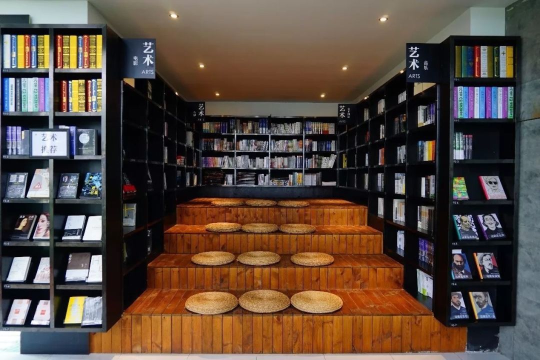 放弃一线城市年薪30万回老家,放弃30万年薪隐居深山