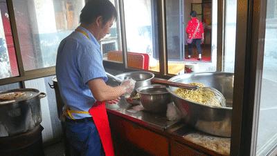 「十堰美食」51厂这家店，开了20多年只卖1种面，味道仍旧让人痴迷