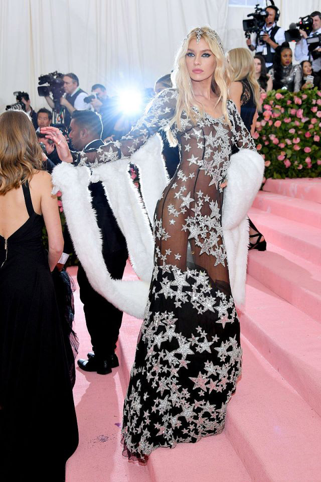 2019metgala造型粉红芭比裙,2021年metgala红毯欧美完整版