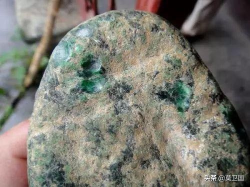 翡翠色根决定价值,色根是翡翠的内部结构吗