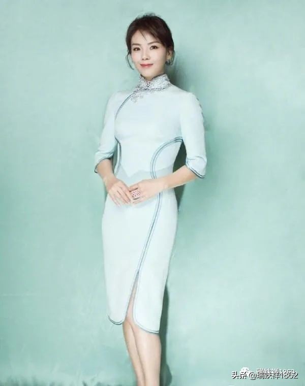 新中式旗袍图片,新中式旗袍古典