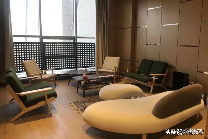 乌鲁木齐市第一职业高级中学,乌鲁木齐市第一中学官网