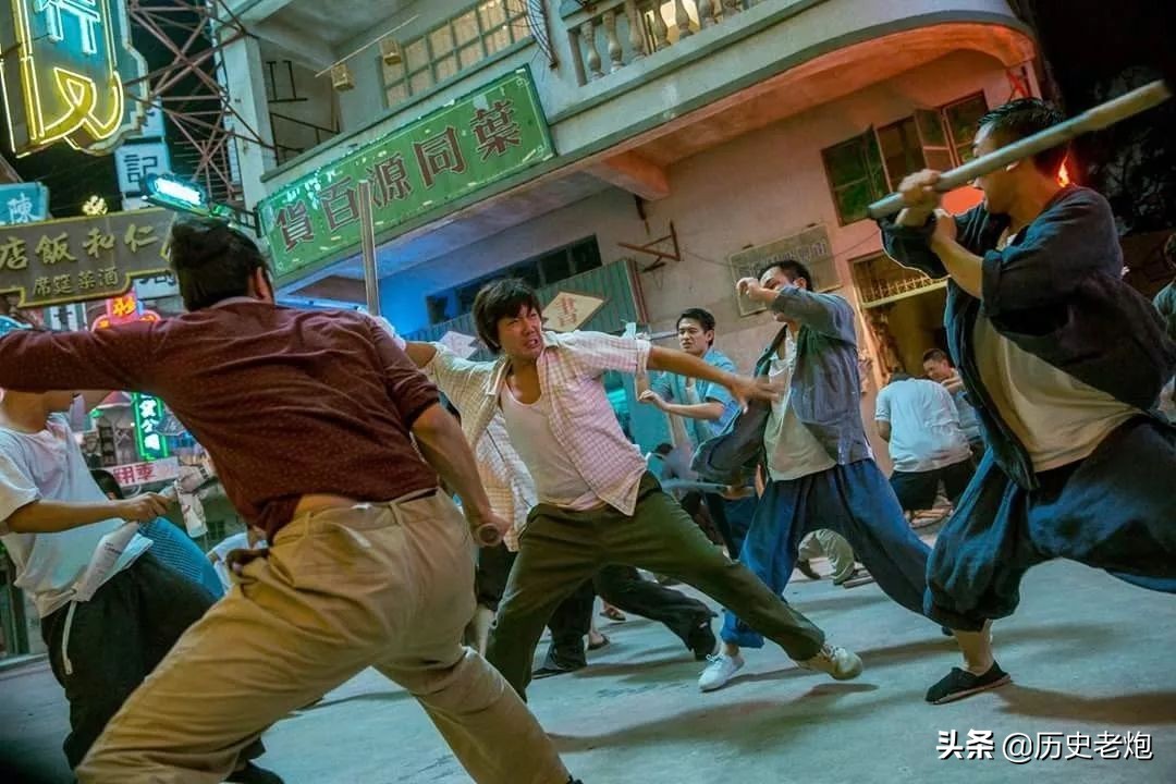 香港的黑社会“敢打敢杀”,为什么回归后都不见了，看完敬佩不已