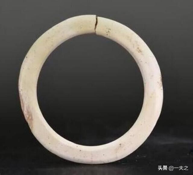 “六千年不出世则为泥”——古玉的地弯错牙化尘现象