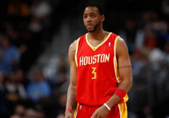 有的照片一眼看上去就感觉不对劲,有些图片看起来很普通