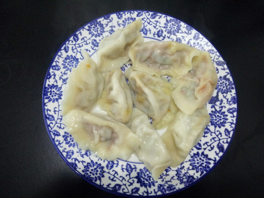 冻饺子如何煮才不裂,冻饺子怎么煮才能煮得不破皮