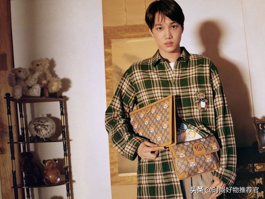 gucci泰迪熊印花连衣裙 (gucci粉色卫衣泰迪熊)