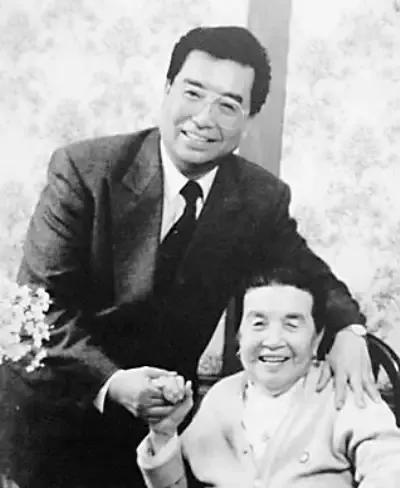 1990年，51岁李双江娶24岁梦鸽，母亲为何有顾虑？