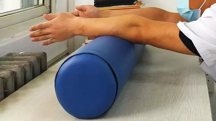 肩周炎肩膀疼一招立马解决,肩周炎疼痛难耐怎么解决