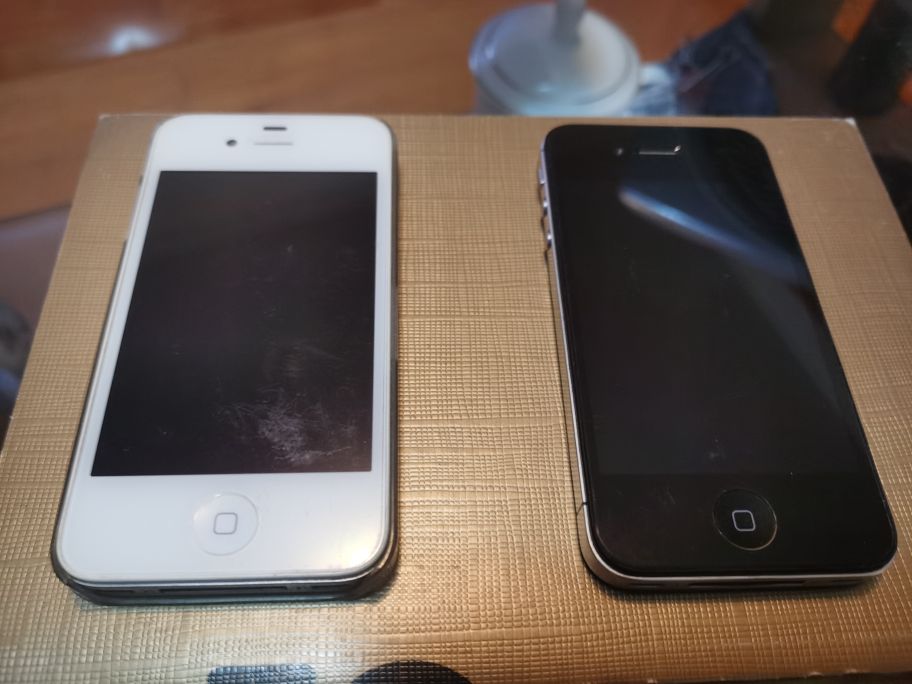 今天“断舍离”,收拾出来12部老手机,咋处理呢?