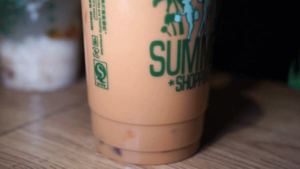 就这家连门都没有的2㎡小店,居然能在上海红17年?